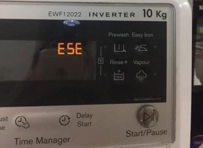 Máy Giặt Electrolux Báo Lỗi E5E