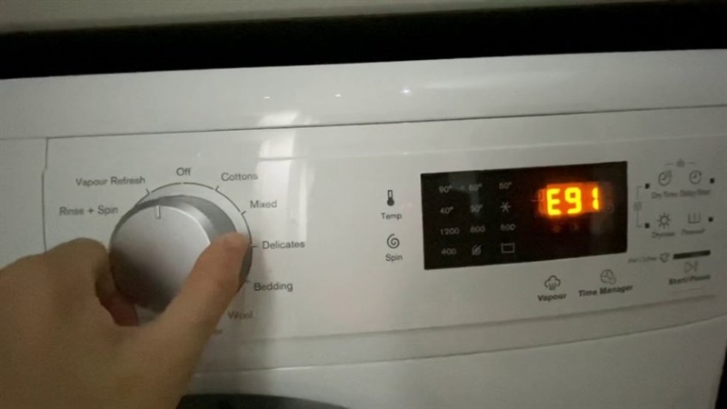 Máy Giặt Electrolux Báo Lỗi E91 Nghĩa Là Gì?