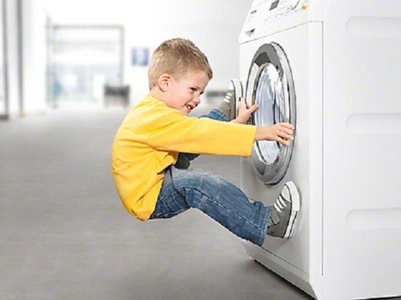 Cách Sửa Máy Giặt Không Vắt Do Cửa Đóng Không Kín