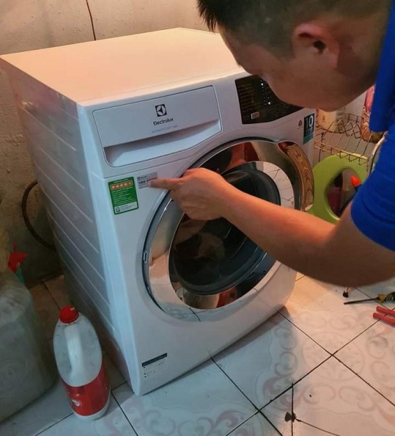 Thợ Sửa Máy Giặt Chuyên Nghiệp Chia Sẻ Kinh Nghiệm Dùng Máy Giặt Tiết Kiệm Điện Và Ít Hư Hỏng