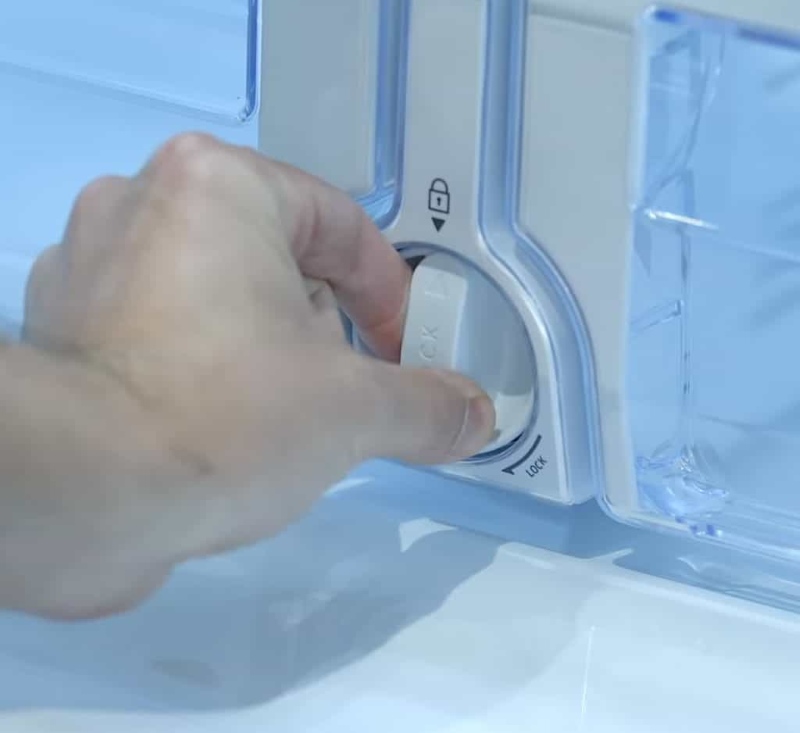 Tủ Lạnh Samsung Inverter Lỗi Bị Chảy Nước Ở Ngăn Mát